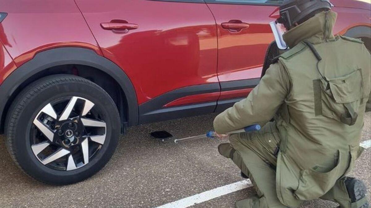 Agentes intervienen en el simulacro en la empresa de gas.