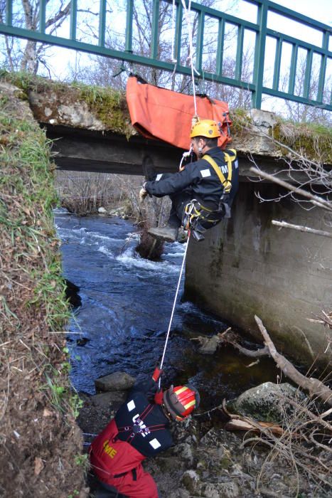 La UME realiza ejercicios de rescate de víctimas e