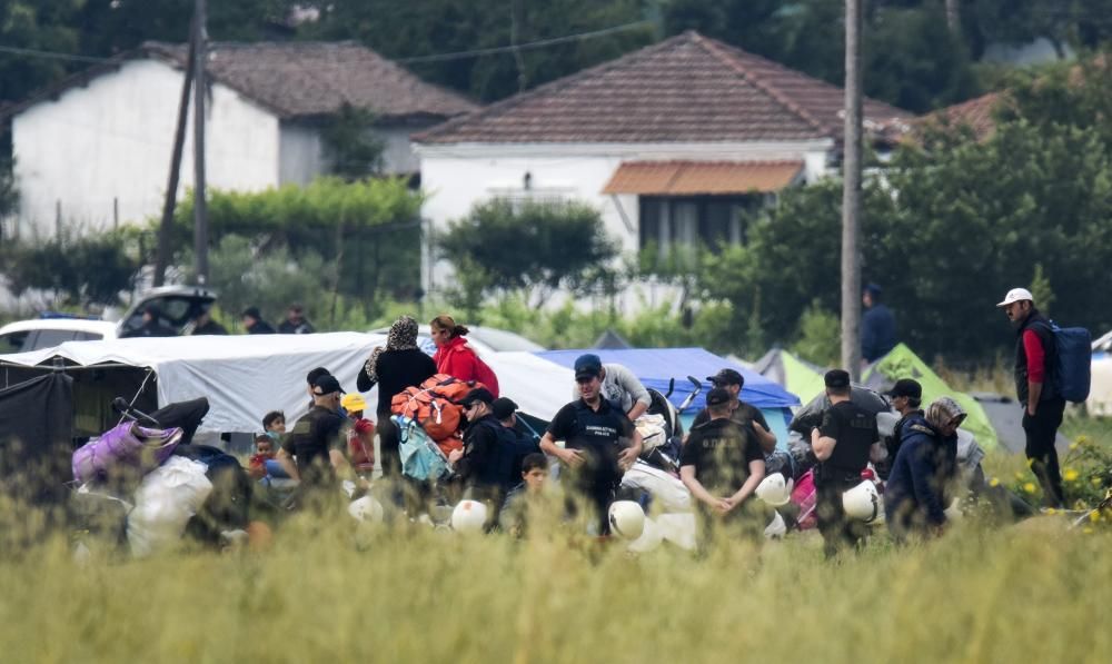 Desallotjament del camp de refugiats d''Idomeni