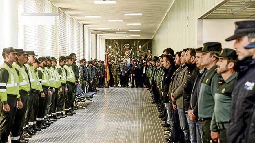 Minuto de silencio en la Comandancia de la Guardia Civil de Balears
