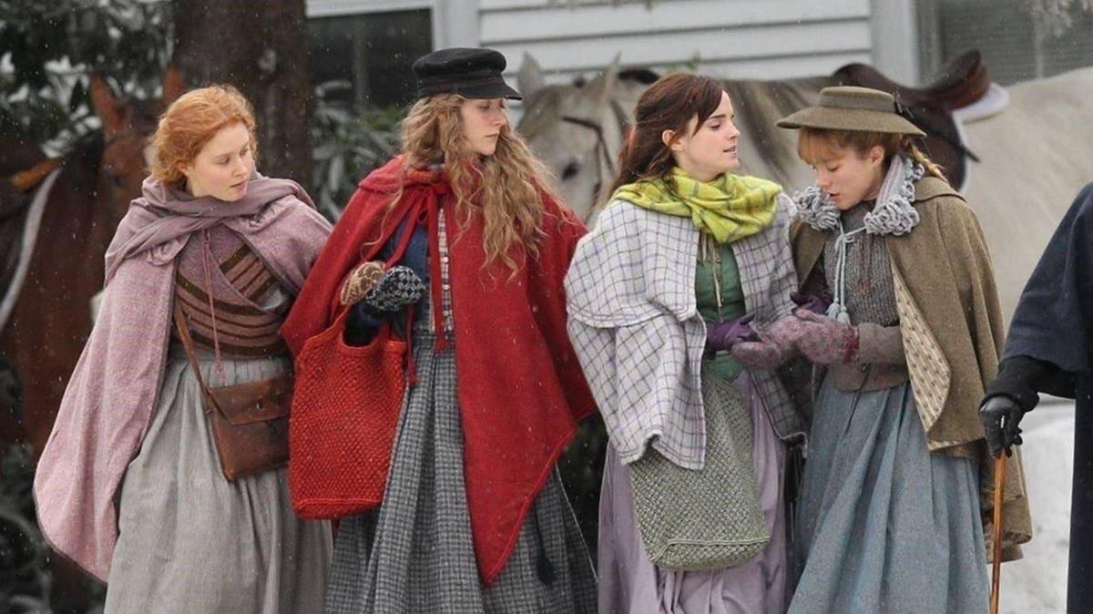 Una imagen del rodaje de la película de Greta Gerwig con Eliza Scanlen, Saoirse Ronan, Emma Watson y Florence Pugh. 