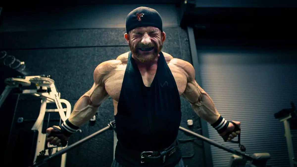 Flex Lewis, siete veces campeón del Mister Olympia: "Mis padres me dijeron que era demasiado joven para hacer pesas, así que empecé a entrenar en el garaje de amigos"