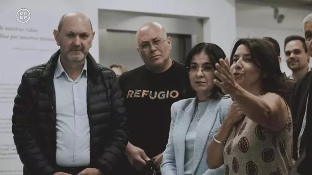 Rafael Louzán, presidente de la RFEF,  inaugura la exposición 'Goals for Hope'