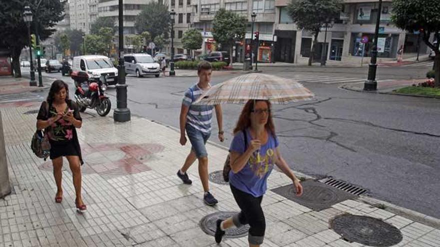 Día de lluvia este verano en Vigo. // M. Canosa