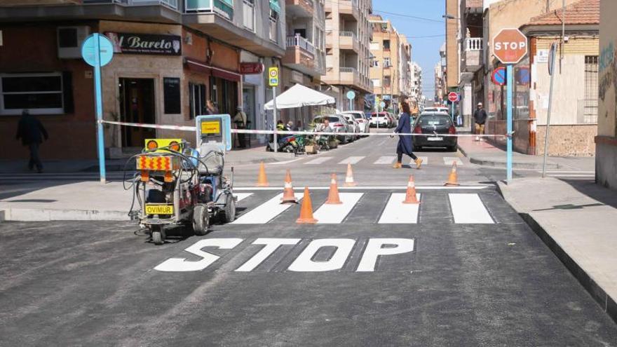 Imagen del reasfaltado de las calles del casco urbano de Torrevieja