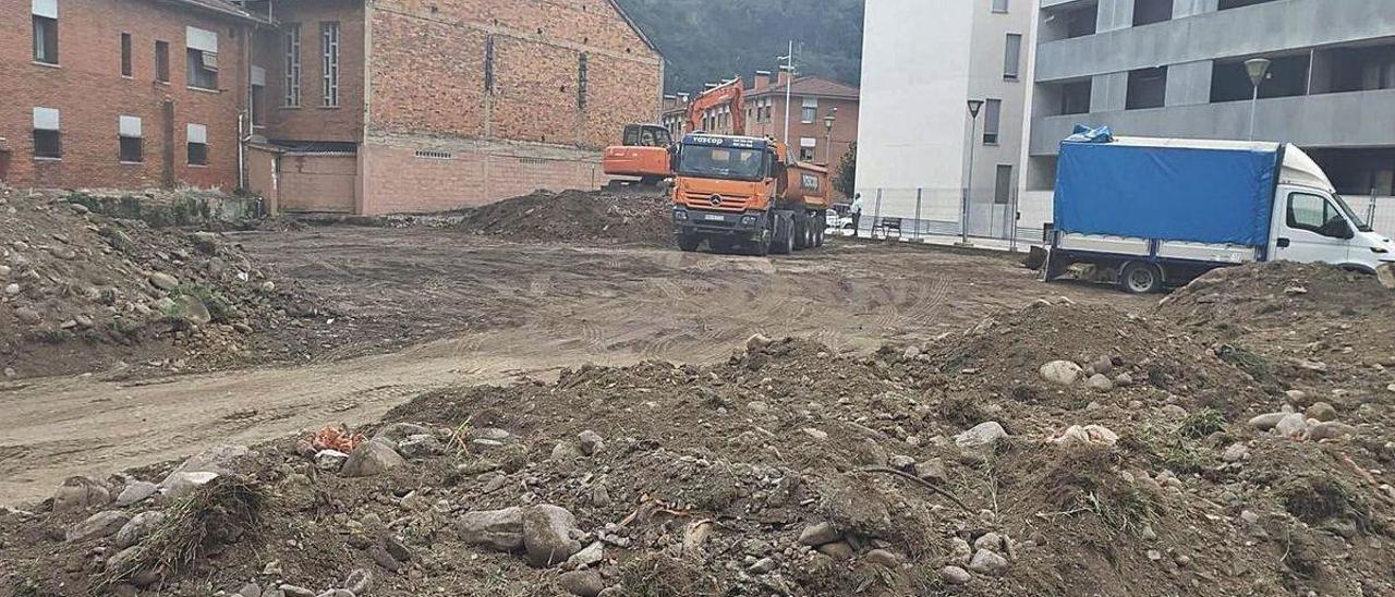 Las obras del nuevo aparcamiento de La Mayacina.