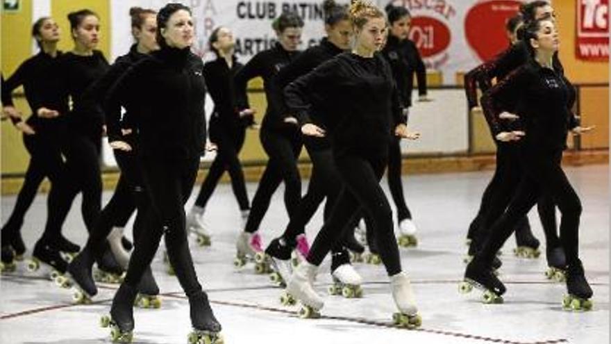 Les patinadores del CPA Girona en un entrenament d&#039;aquest any al pavelló de Palau.