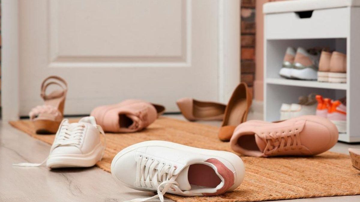 Ikea arrasa con el zapatero corredero que es perfecto para la entrada de casa