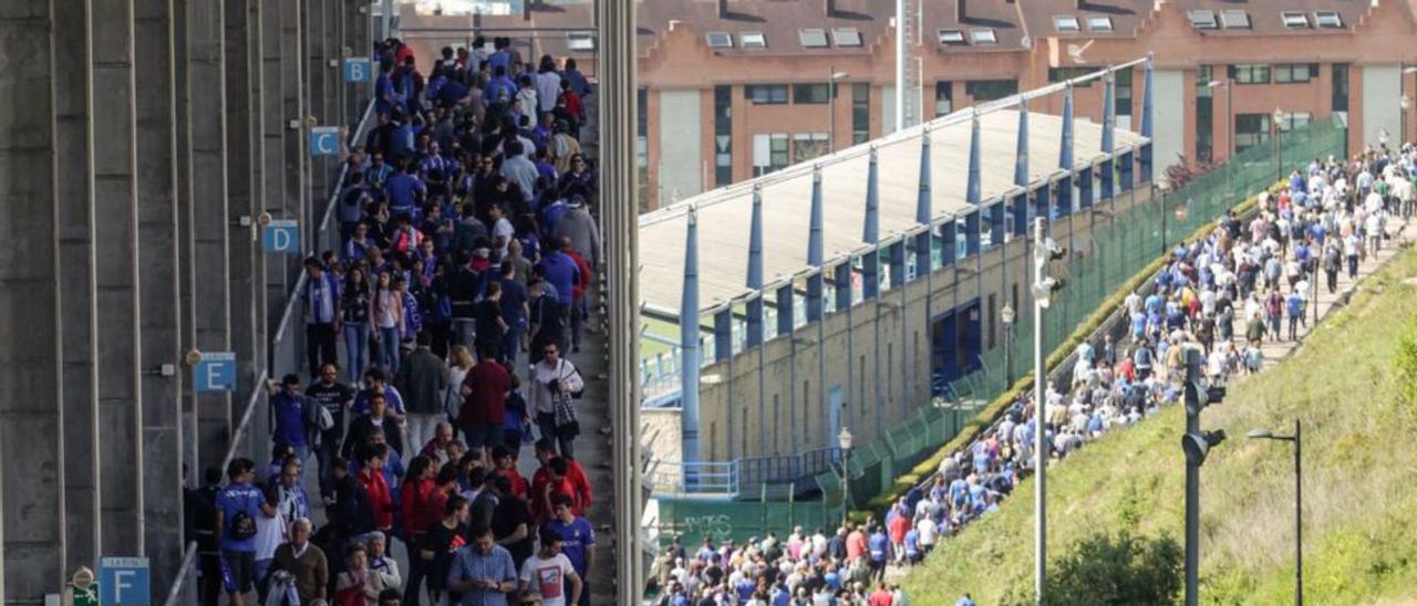 Aficionados del Oviedo saliendo del campo tras un partido. | Luisma Murias