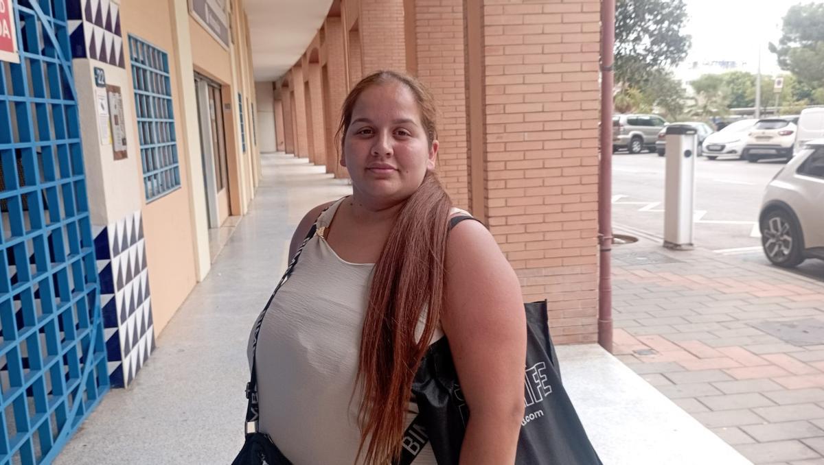 Reme, ayer en la sede del IMV, es madre de tres menores.