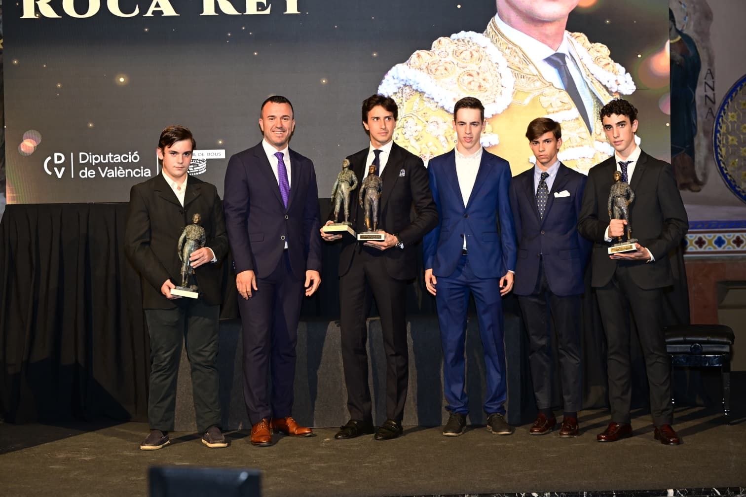 La gala de los premios taurinos de la Diputación de Valencia con Roca Rey, en imágenes