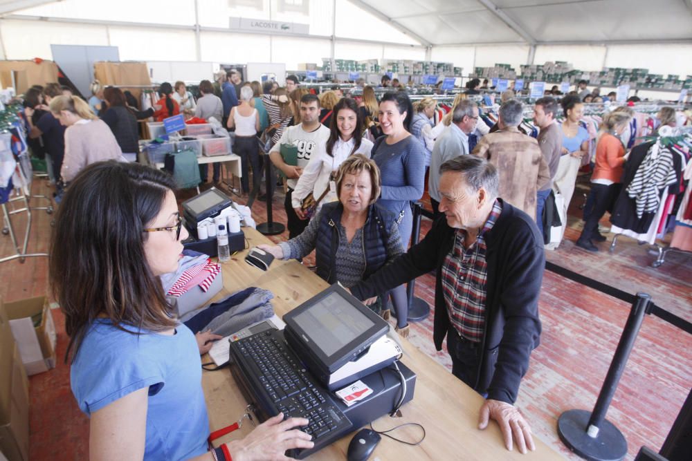 El Shopp Out obre portes amb una gran afluència de públic