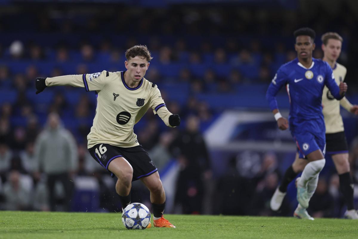 Fermín fue titular ante el Chelsea
