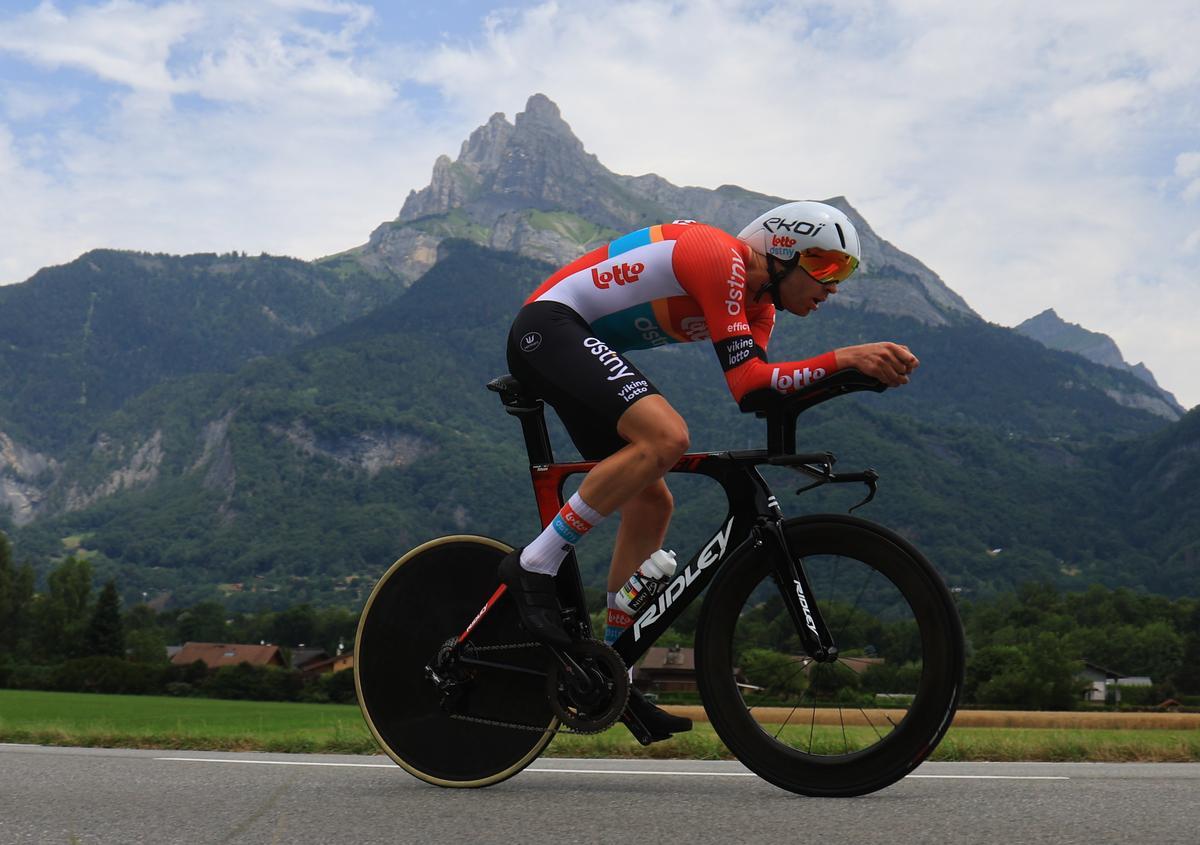 Combloux (France), 18/07/2023.- Belgian rider Frederik Frison of team Lotto Dstny during the 16th stage of the Tour de France 2023, a 22.4kms individual time trial (ITT) from Passy to Combloux, France, 18 July 2023. (Ciclismo, Francia) EFE/EPA/MARTIN DIVISEK