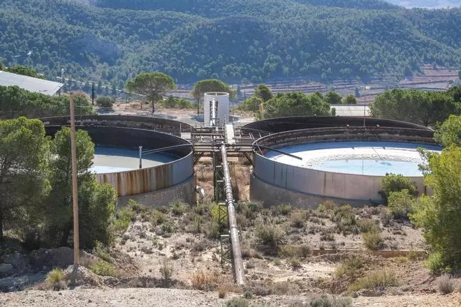 Así es el "salmueroducto" que traslada sal desde Pinoso hasta las Salinas de Torrevieja