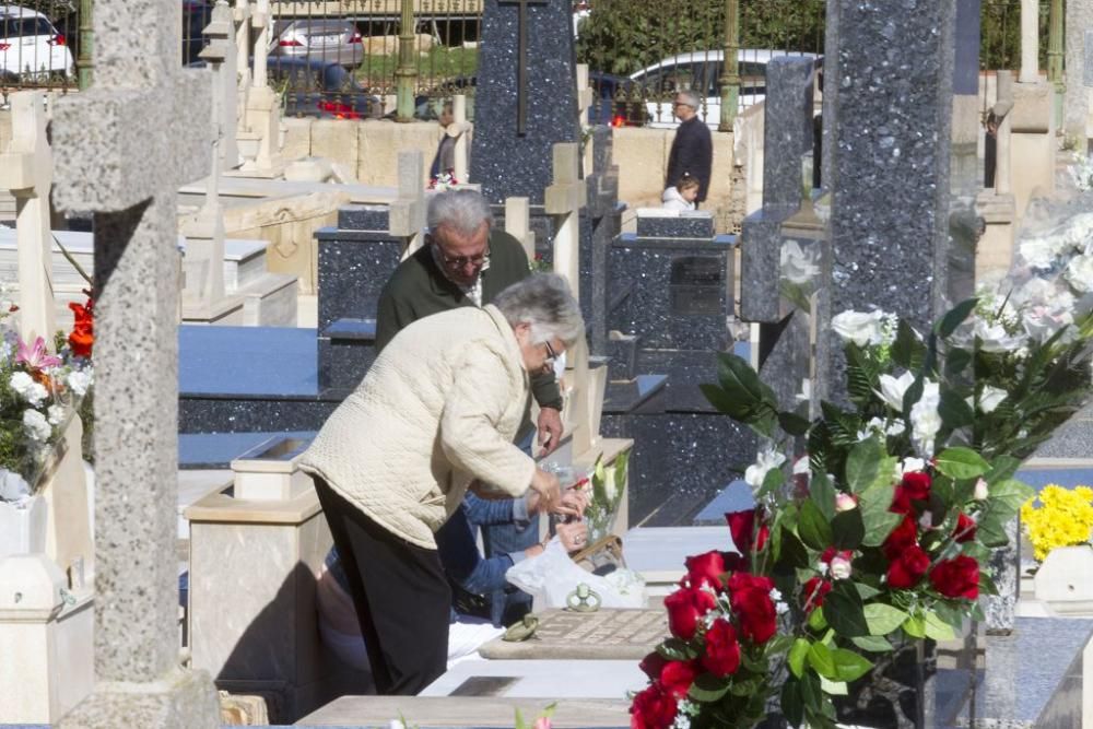 Día de Todos Los Santos en el cementerio de Los Remedios (Cartagena)