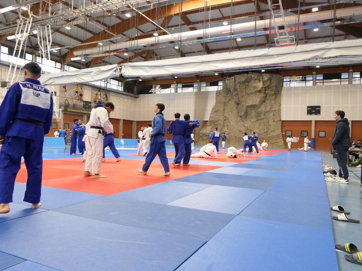 El campeonato se llevó a cabo en el pabellón polideportivo del campus de Vera.