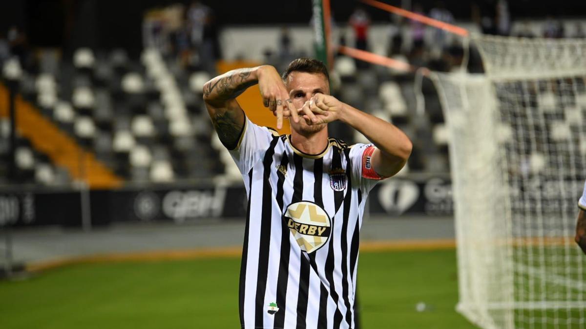 Pardo, celebrando su gol ante el Talavera.