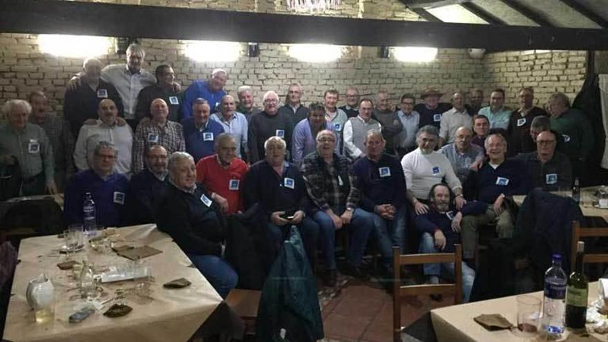 Encuentro de exalumnos de &quot;les monjes&quot; de El Entrego