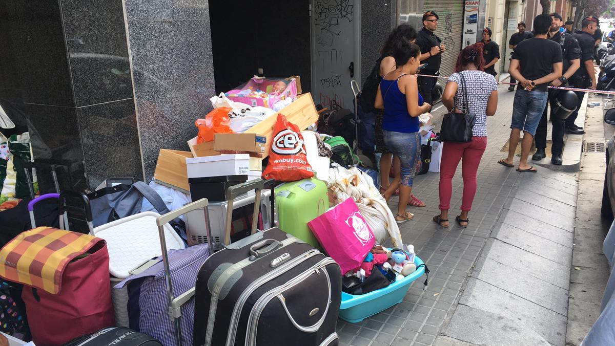 Desallotjament al carrer de Sugranyes, aquest dimecres.