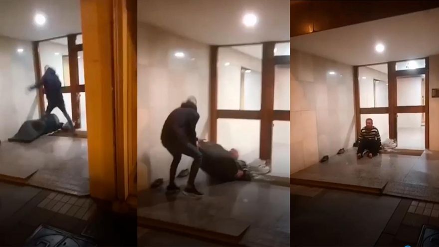 Dos jóvenes agreden a un sintecho en un portal de Gijón y lo graban en vídeo