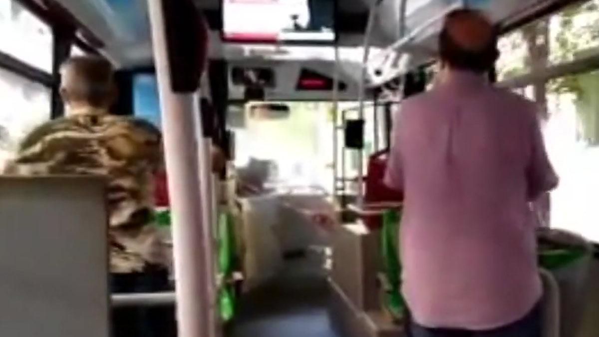 Bronca en un autobús de Valencia por un conductor sin mascarilla