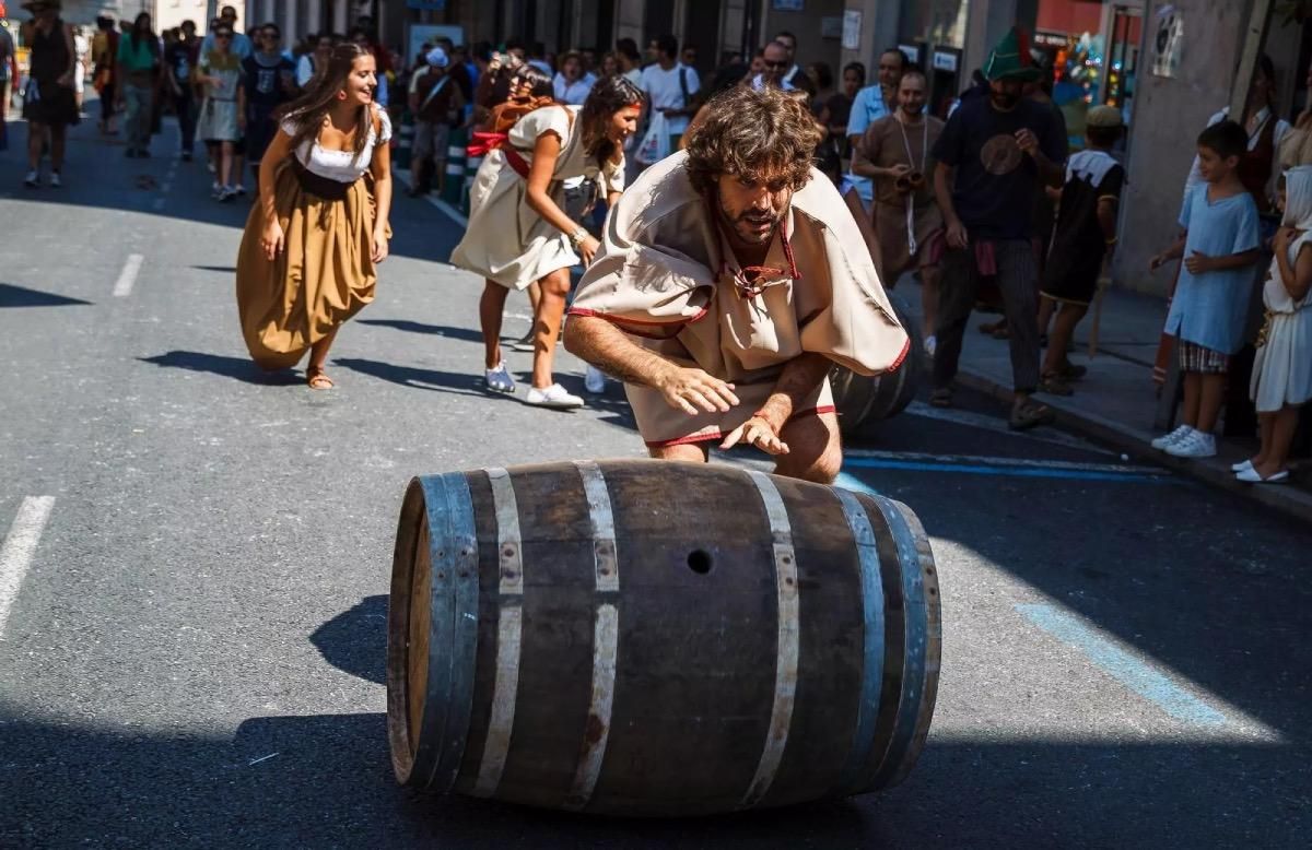 La historia llega a Ribadavia cada agosto y sus vecinos se visten con trajes de época para celebrarlo