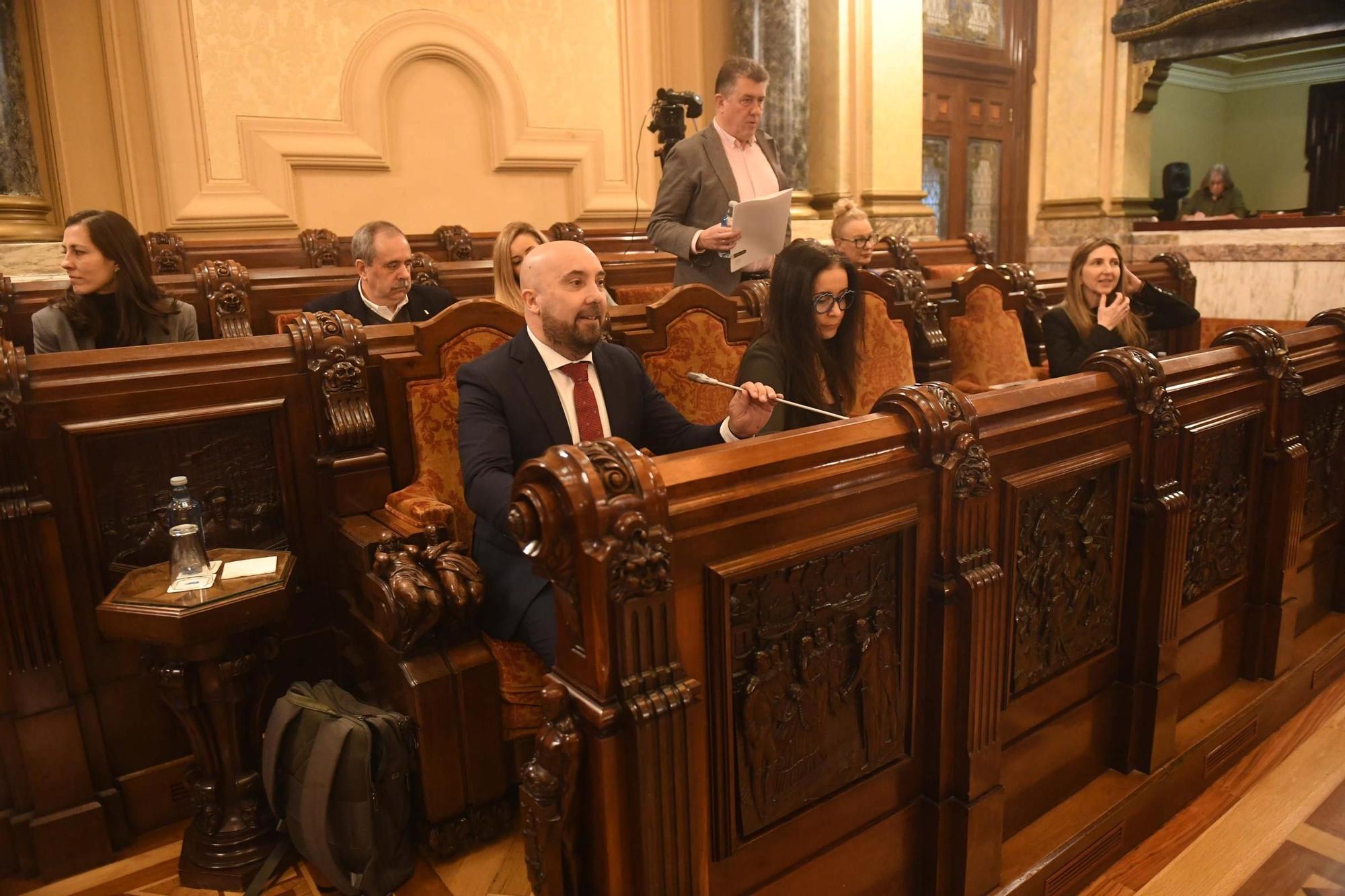 Pleno en A Coruña: Núñez Centella y Rosa Otero, hijos honrados de A Coruña por su apoyo a la ciencia y a la igualdad social