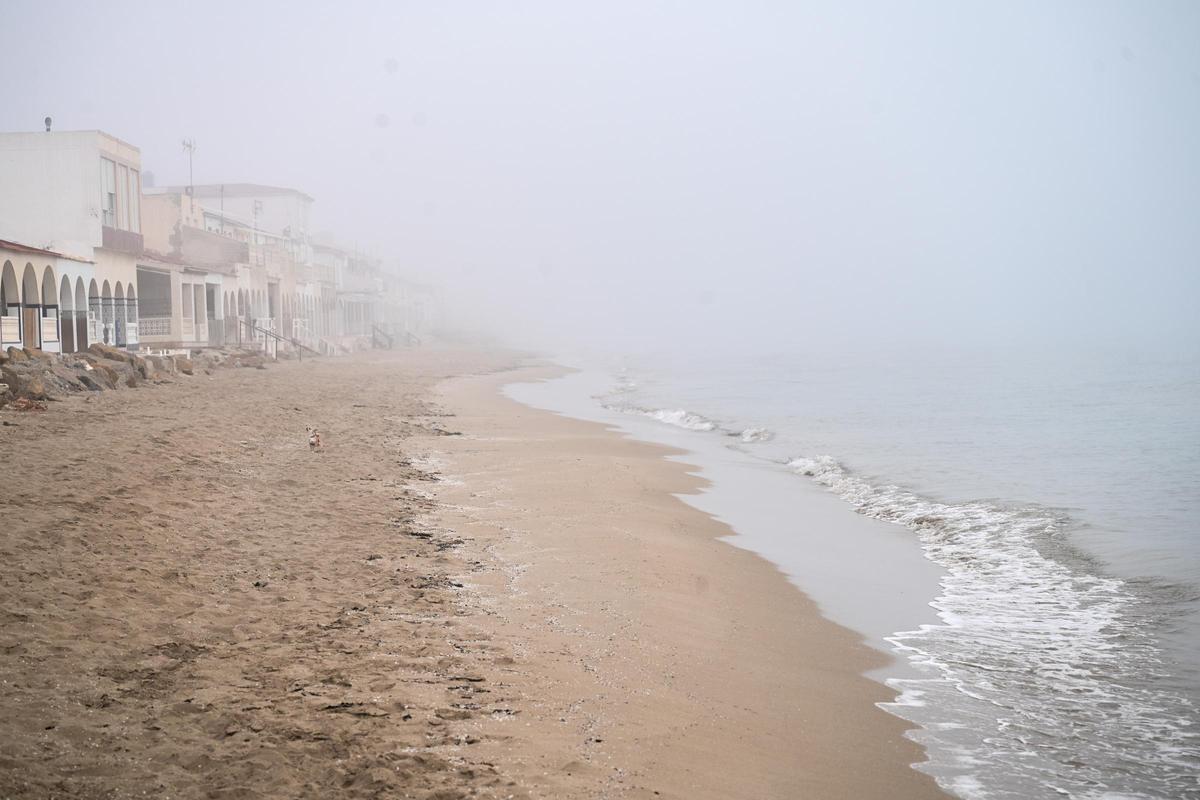 La niebla deja estampas invernales en la provincia de Alicante