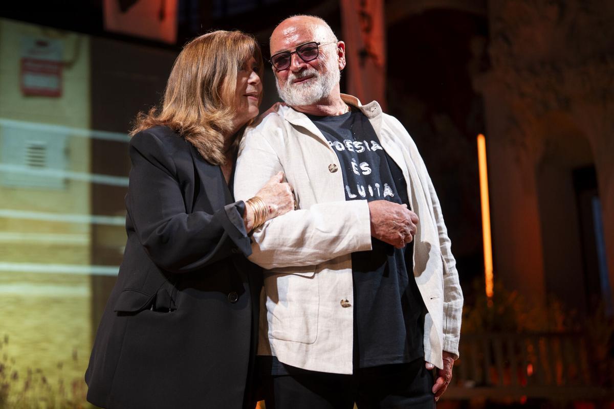 Biel Mesquida y Maria del Mar Bonet durante la entrega del Premi d'Honor de les Lletres Catalanes Biel Mesquida y Maria del Mar Bonet durante la entrega del Premi d'Honor de les Lletres Catalanes