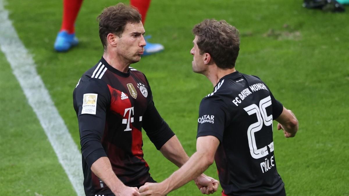Goretzka y Müller celebrando el gol bávaro