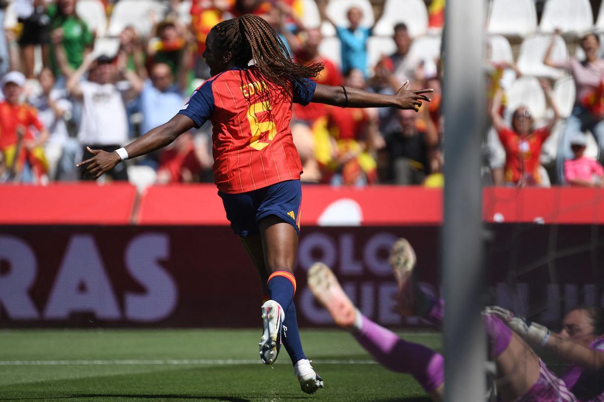 Partido de clasificación para la Copa Mundial Femenino entre España y Ucrania, en imagenes.