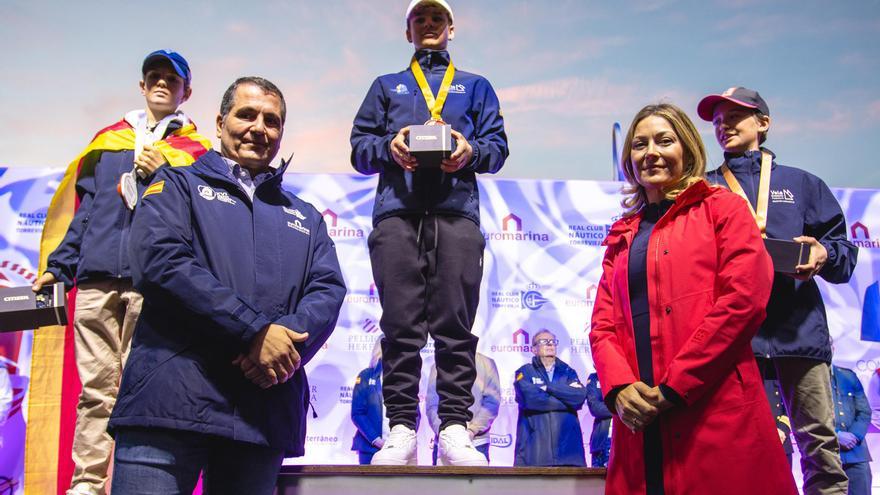 Iker Múgica y Olha Lubianska, campeones de la XVI Euromarina Optimist Torrevieja