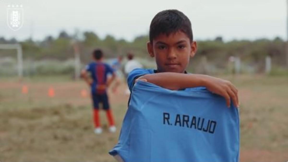 Así ha anunciado Uruguay la convocatoria de Araujo para el Mundial de Qatar