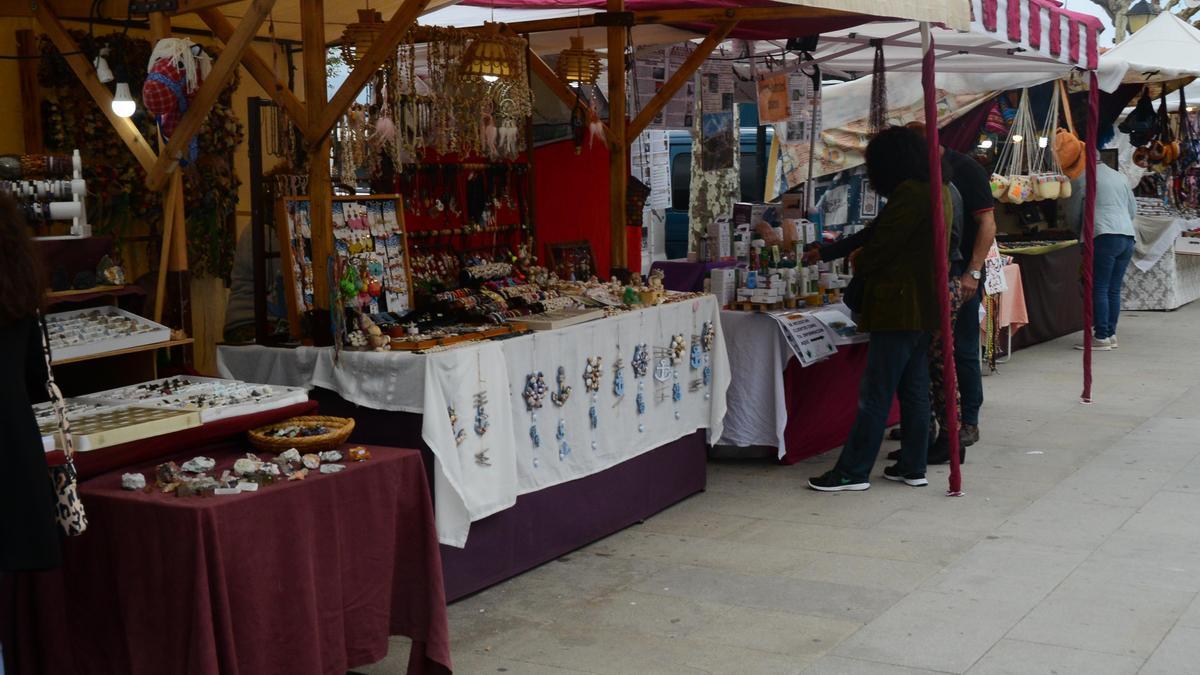 Una edición anterior de la feria medieval de Cangas.