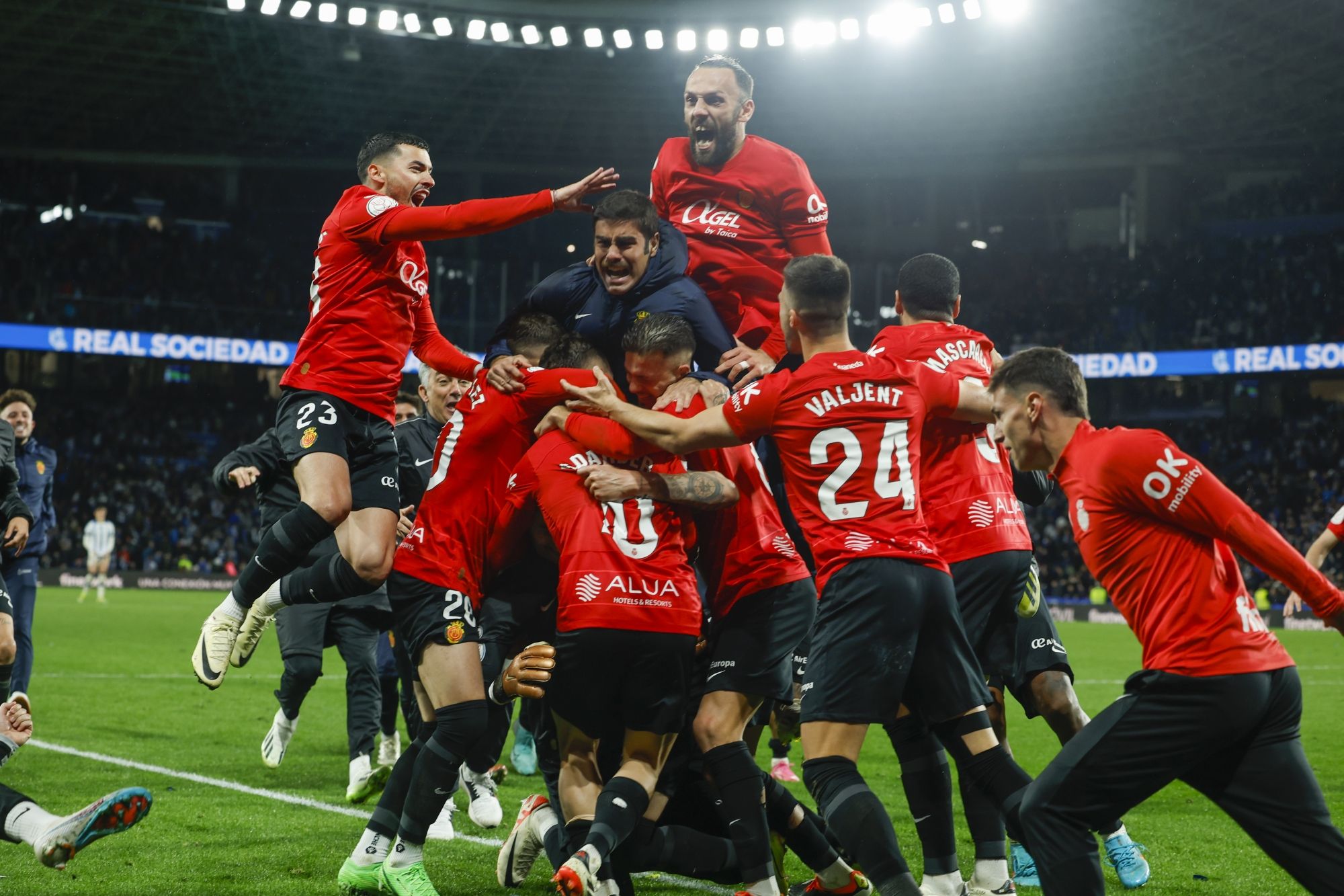 Las mejores fotos de la proeza histórica del Mallorca, que jugará la final de la Copa del Rey