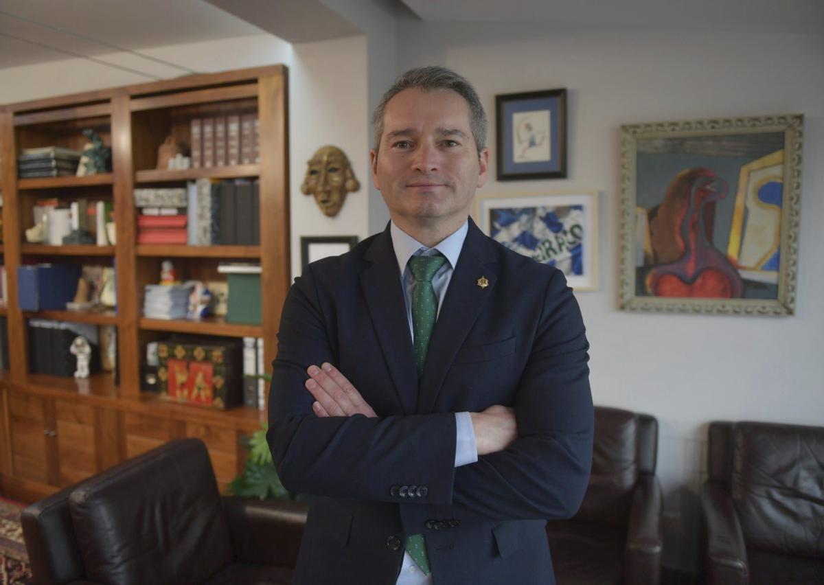 David Doldán, en su despacho profesional de A Coruña. |  Carlos Pardellas