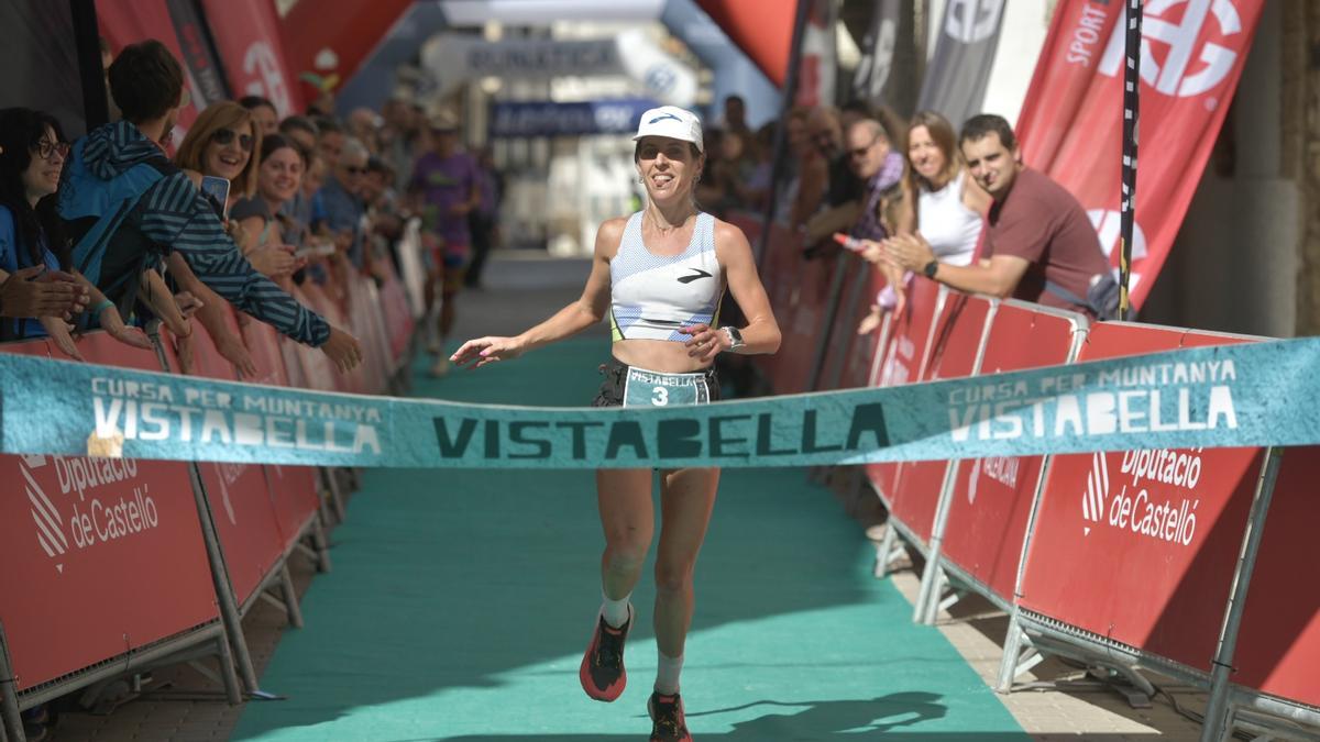 Júlia Font ganó la  XVI Cursa per Muntanya Vistabella.