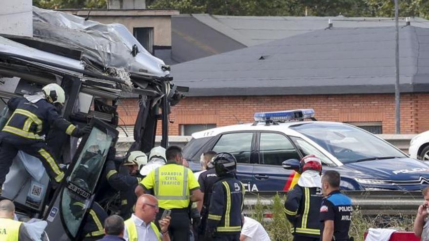 Los cuatro heridos del accidente de Avilés evolucionan satisfactoriamente en el HUCA