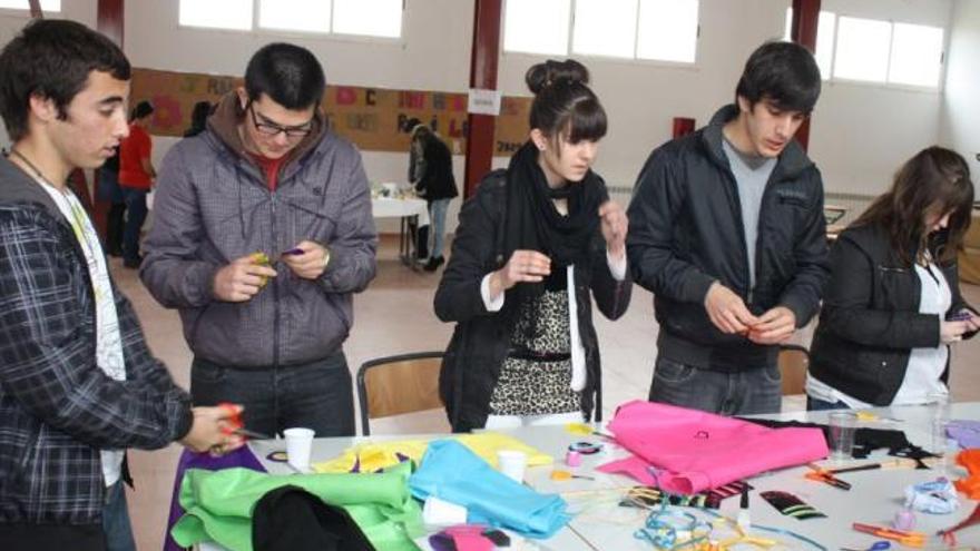 Talleres para fomentar la igualdad de género, en el instituto de Muga