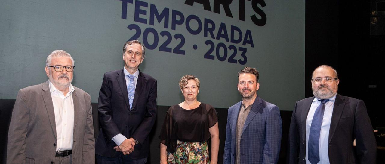 Jorge Culla, Pablo Font de Mora, Raquel Tamarit, James Gaffigan y Jesús Iglesias, ayer, durante la presentación de la temporada en Les Arts. | MIKEL PONCE