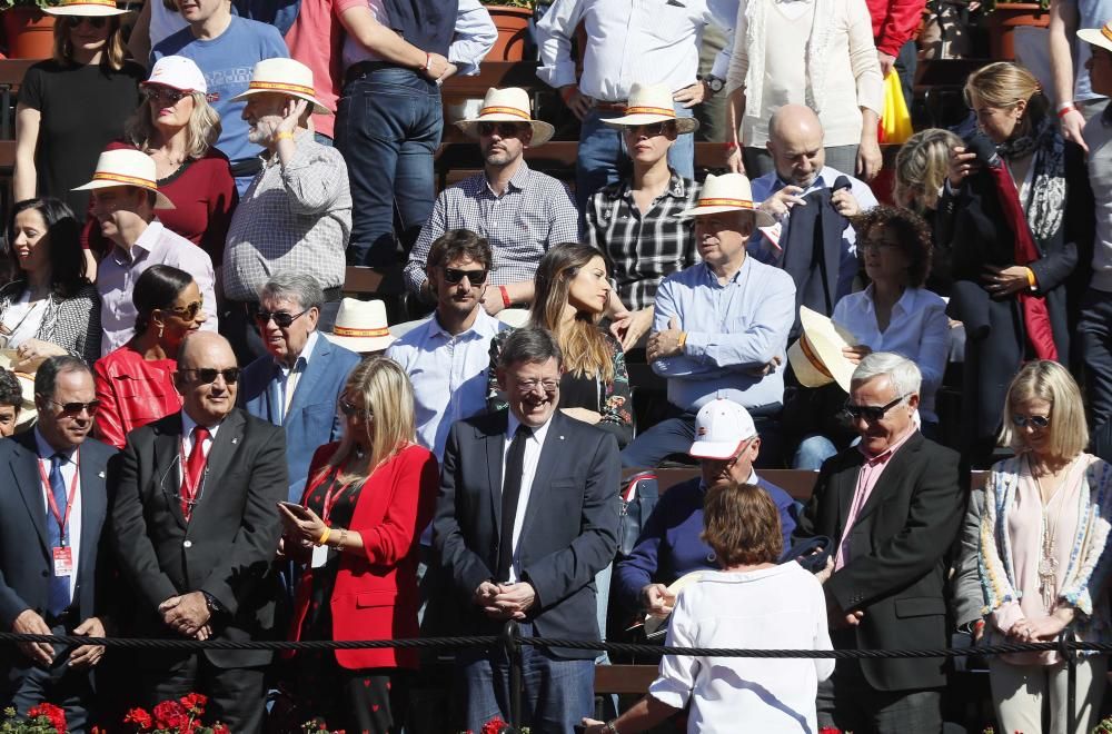 Caras conocidas en la plaza de toros de Valencia