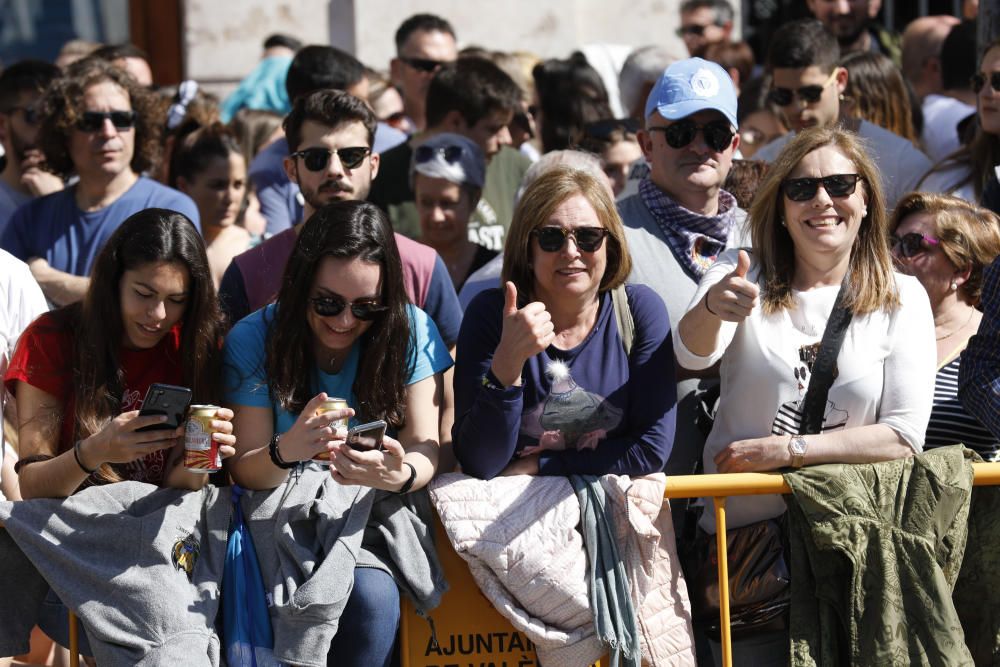 Búscate en la mascletà del 8 de marzo