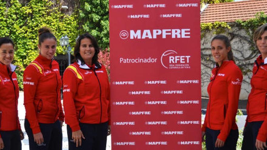 El equipo de Copa Federación con Sara Sorribes y Silvia Soler.