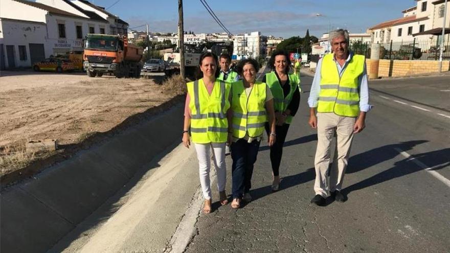 Las obras de emergencia de la A-3133, en La Rambla, al 80% de su ejecución