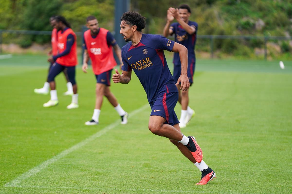 El PSG presume del retorno de Mbappé... ¡en el estreno de Dembélé con el grupo! El PSG presume del retorno de Mbappé... ¡en el estreno de Dembélé con el grupo!