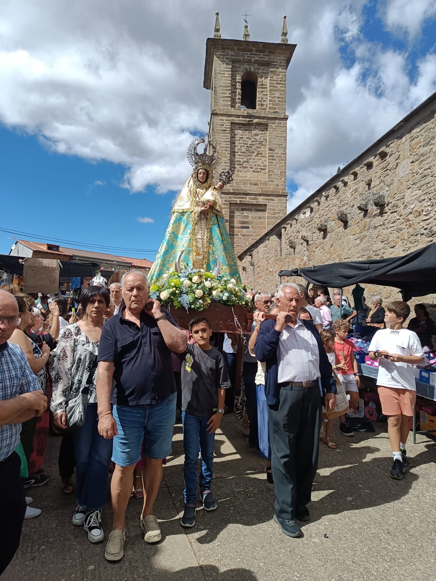 La Carballeda se rinde ante su señora