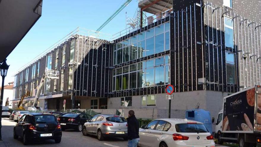 Obra del edificio del centro de salud, en la calle Casal Aboy de Tui. // FdV