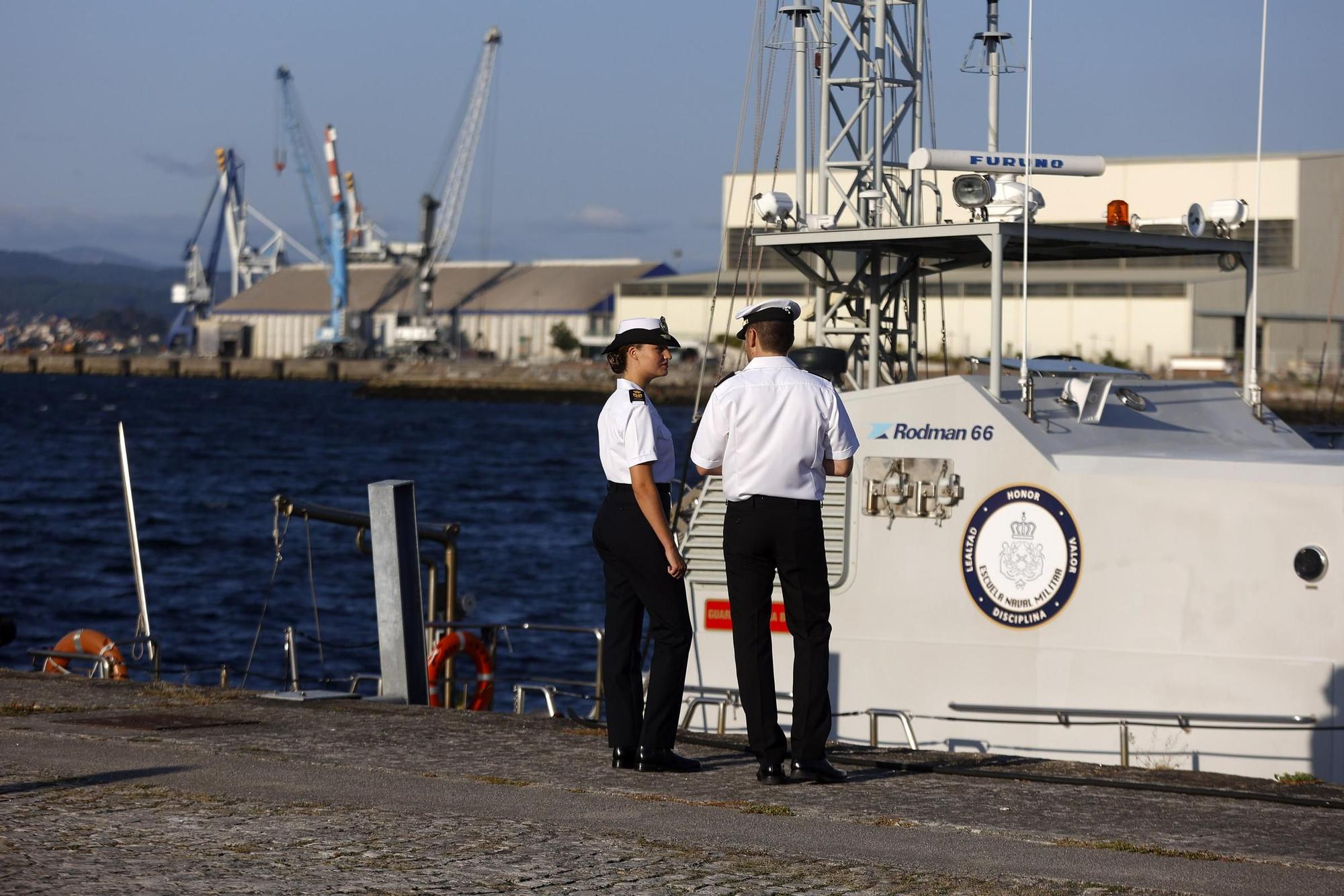 Leonor conoce de primera mano la Escuela Naval de Marín