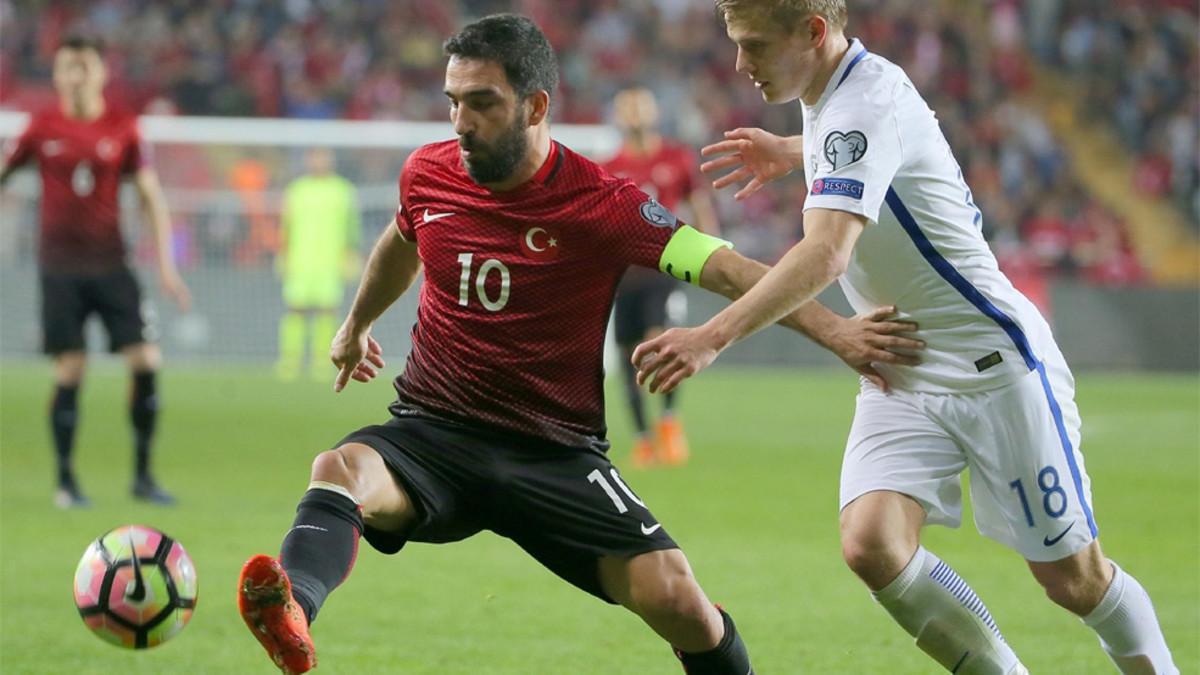 Arda Turan fue titular en el último partido de Turquía ante Finlandia (2-0)